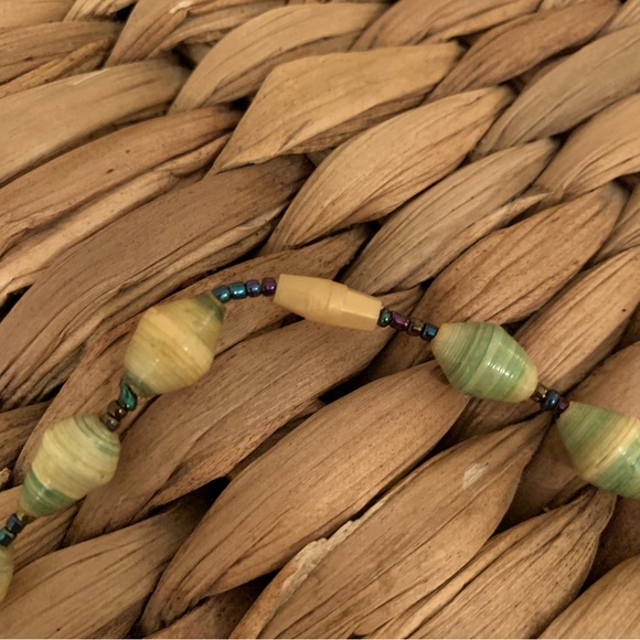 Rolled Paper Beaded Necklace with Screw Connector - Picture 4 of 6